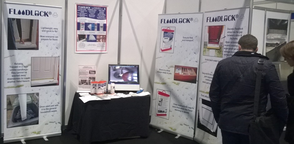Image_of_Allups_Stand_at_the_Flood_Expo_in_Dec_2014_being_visited